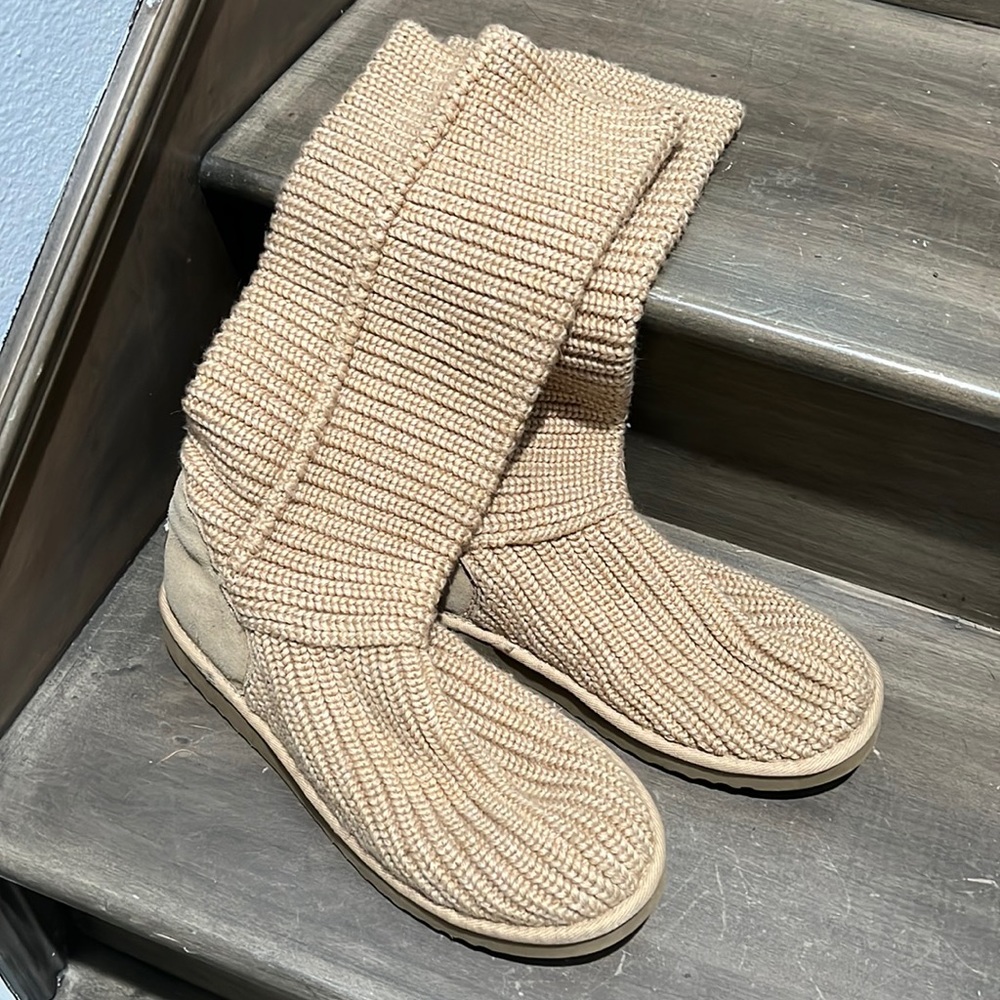 Classic Tan Crochet Uggs Great condition